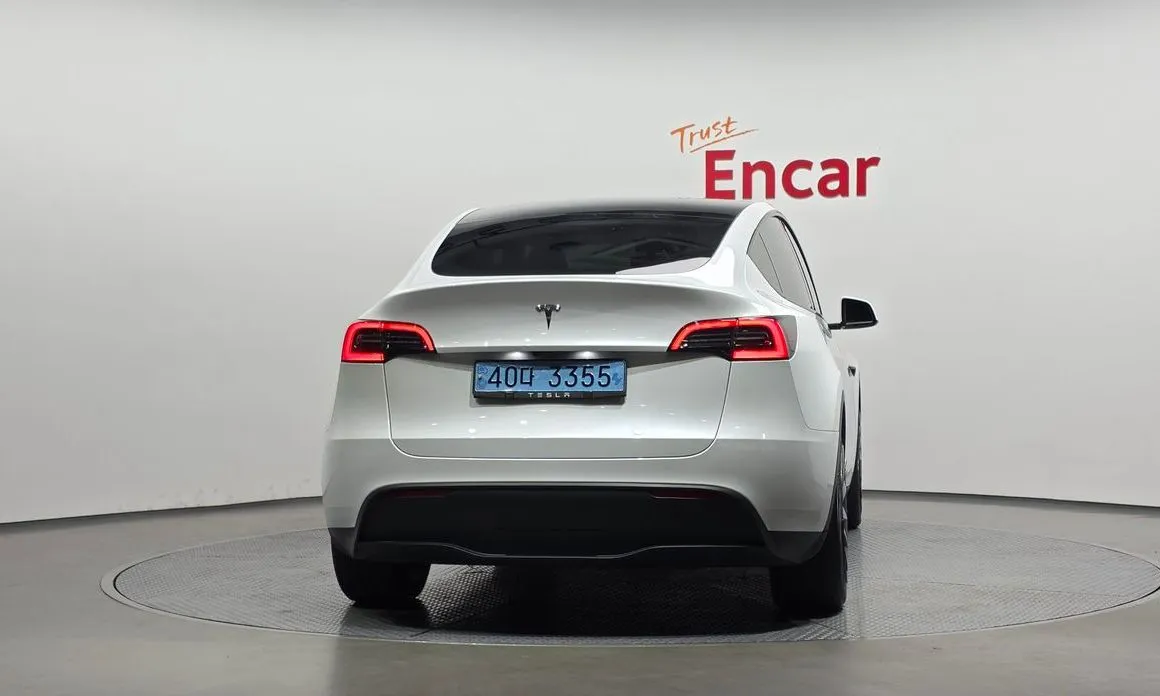 Tesla Model Y — фото 7