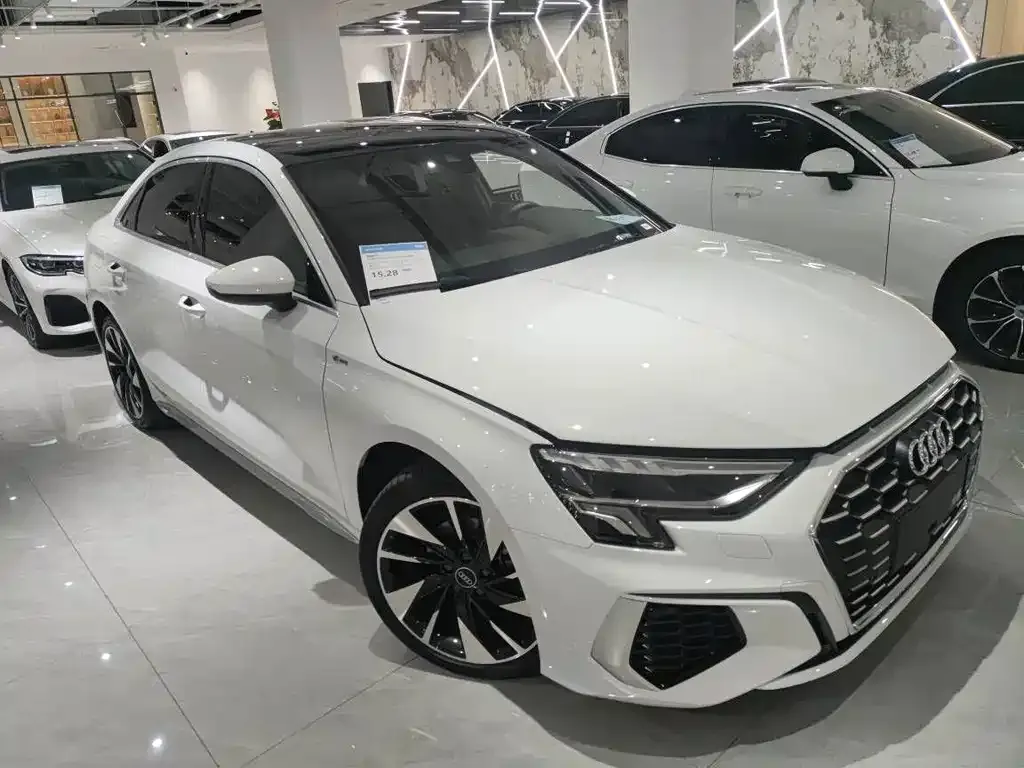 Audi A3 — фото 1