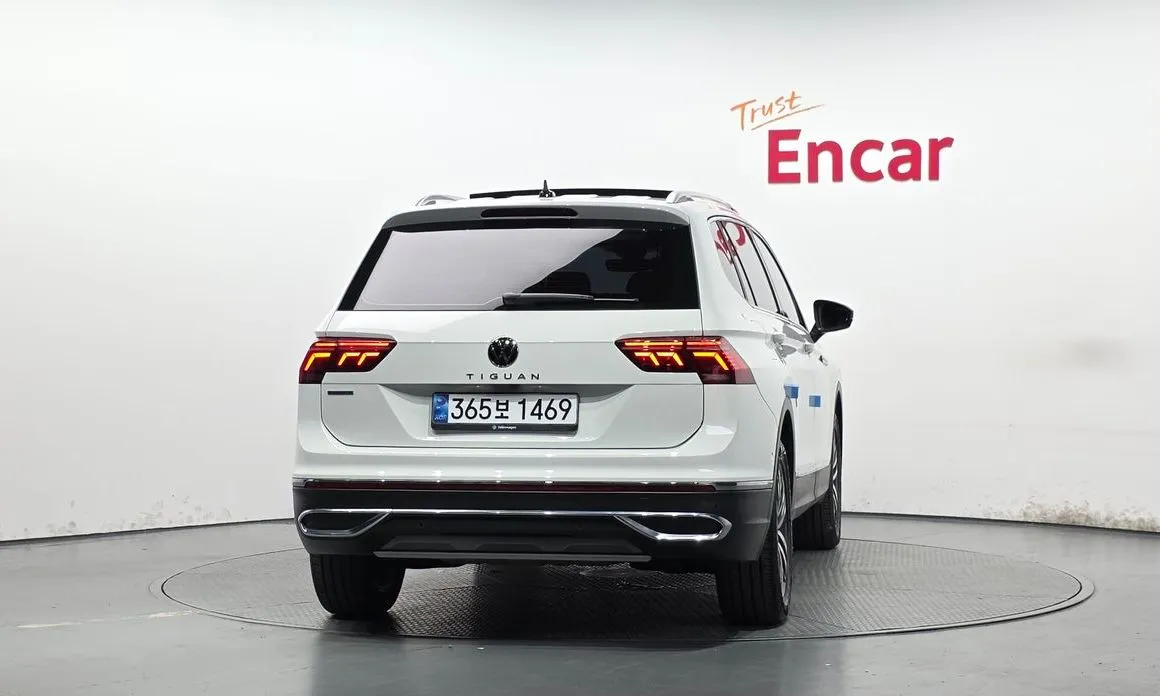 Volkswagen Tiguan — фото 8