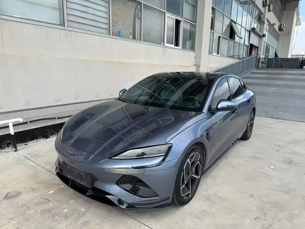 BYD Seal — фото 1