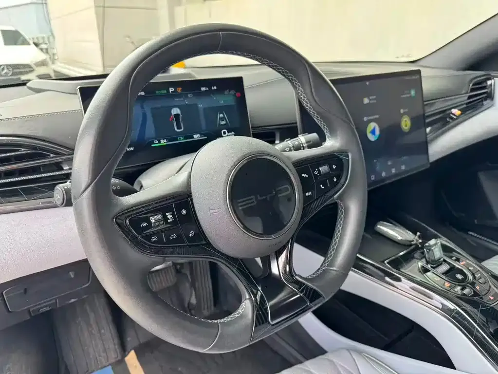 BYD Seal — фото 2