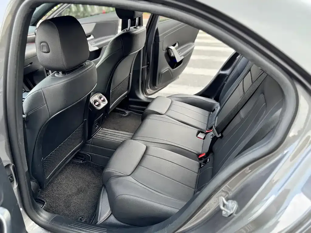 Mercedes-Benz A-Class — фото 10