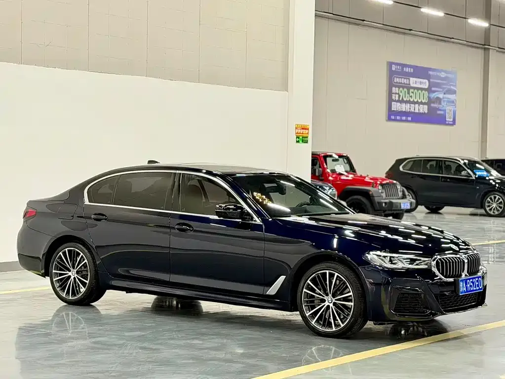 BMW 5 Series — фото 1