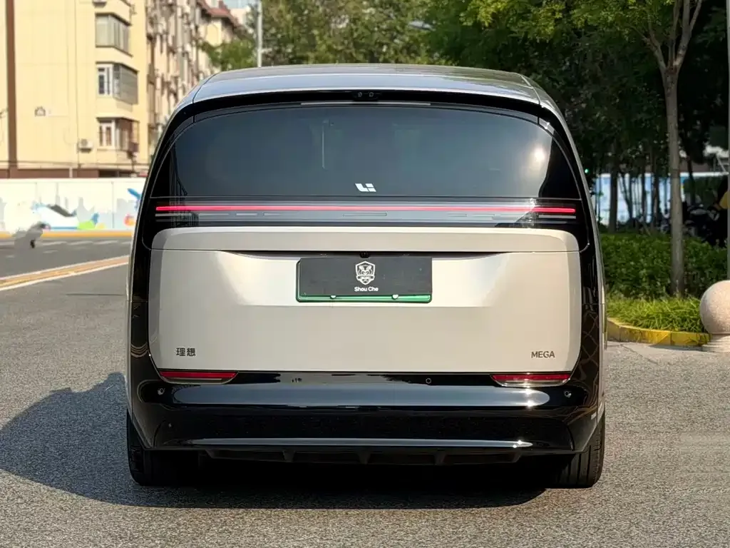 Li Auto MEGA — фото 7
