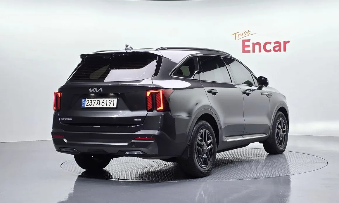 Kia Sorento — фото 9