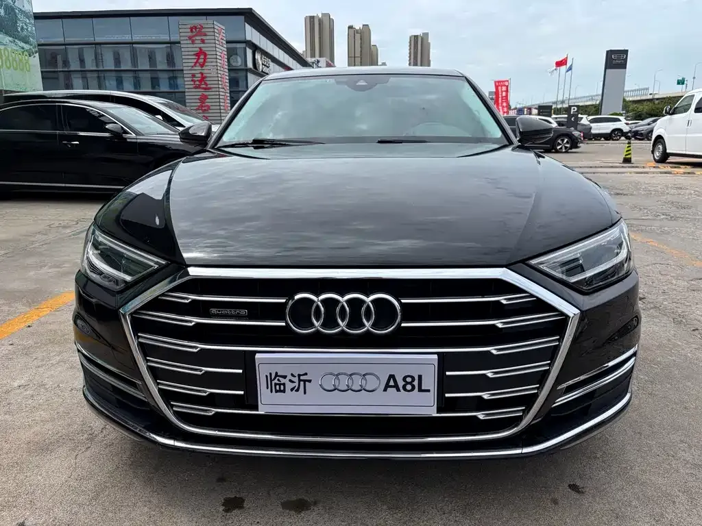 Audi A8 — фото 6
