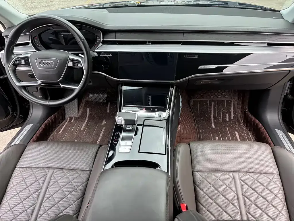 Audi A8 — фото 8