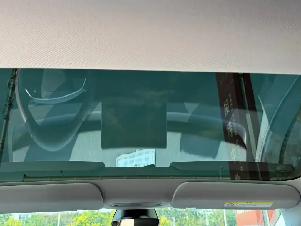 Tesla Model 3 — фото 2