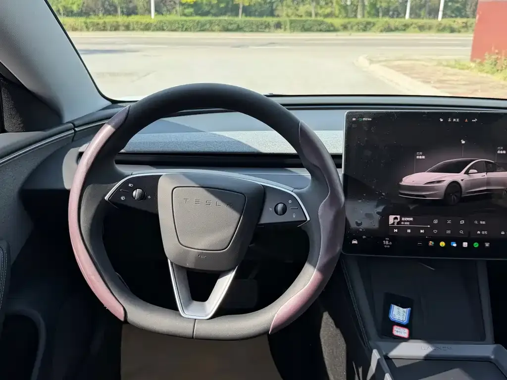 Tesla Model 3 — фото 5