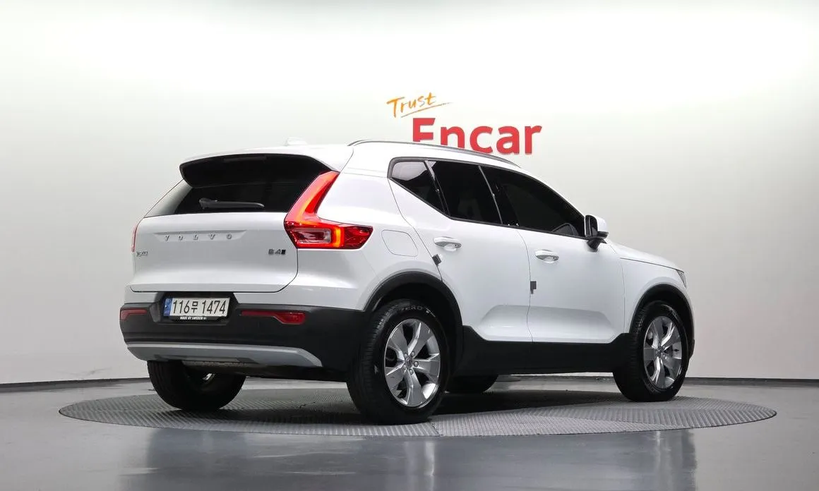 Volvo XC40 — фото 4