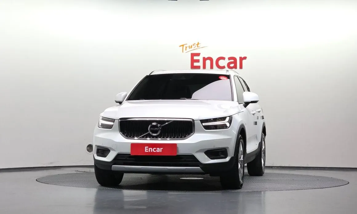Volvo XC40 — фото 3