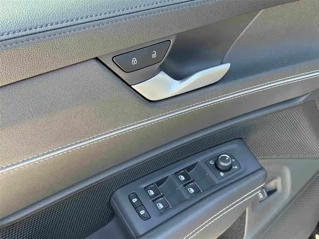 Volkswagen Passat — фото 6