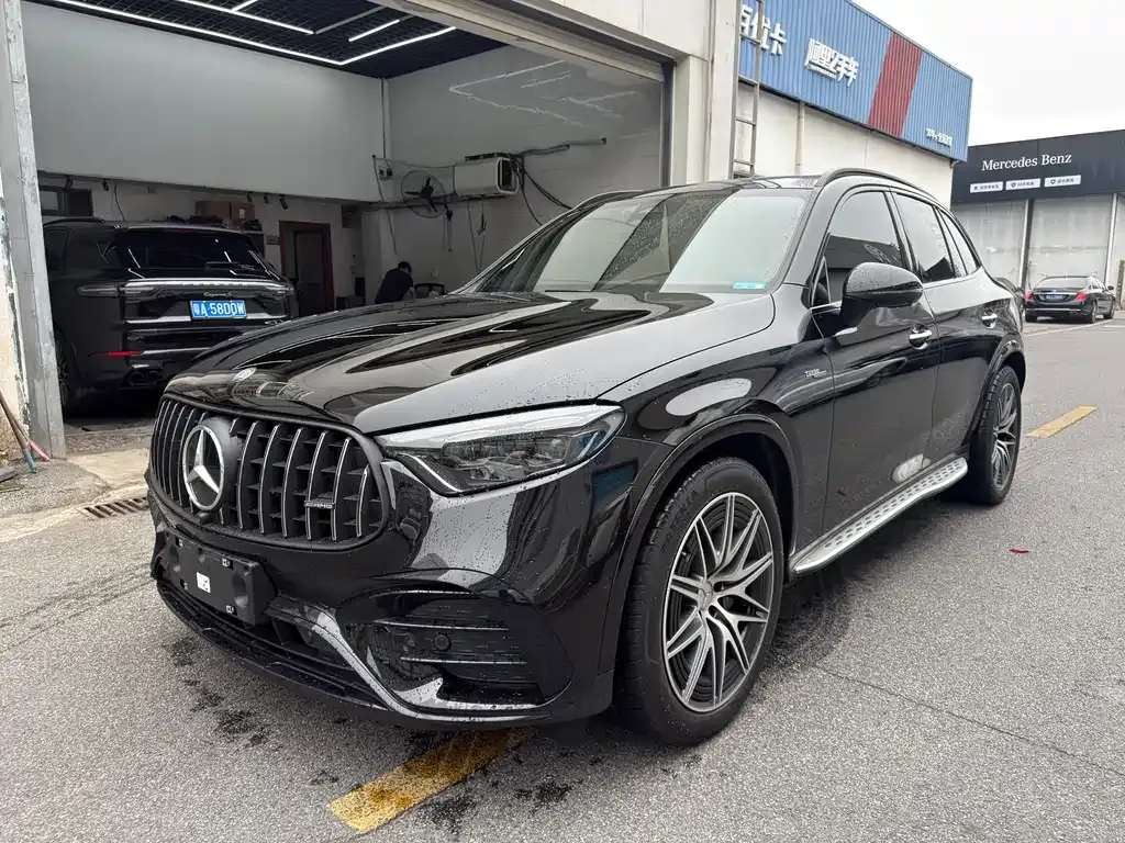 Mercedes-Benz GLC AMG — фото 1