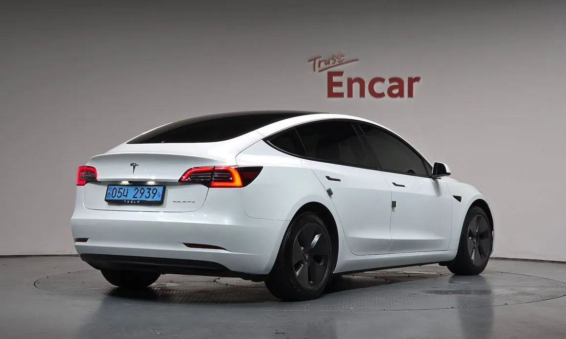 Tesla Model 3 — фото 2