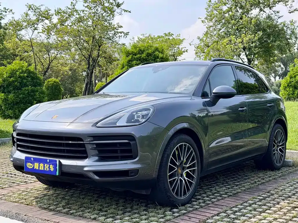 Porsche Cayenne Hybrid — фото 1