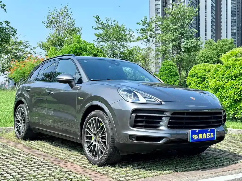 Porsche Cayenne Hybrid — фото 5
