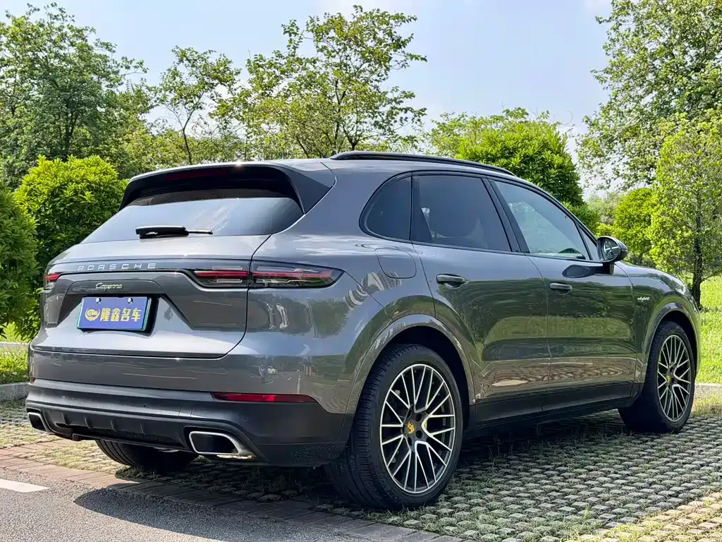 Porsche Cayenne Hybrid — фото 10
