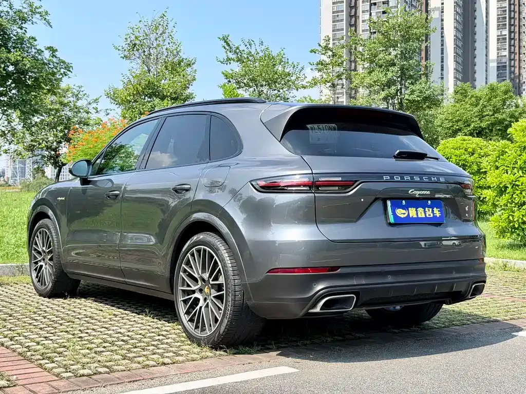 Porsche Cayenne Hybrid — фото 7