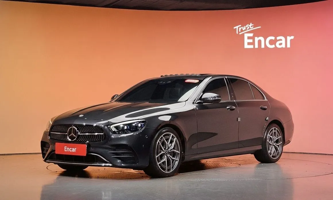 Mercedes-Benz E-Class — фото 1