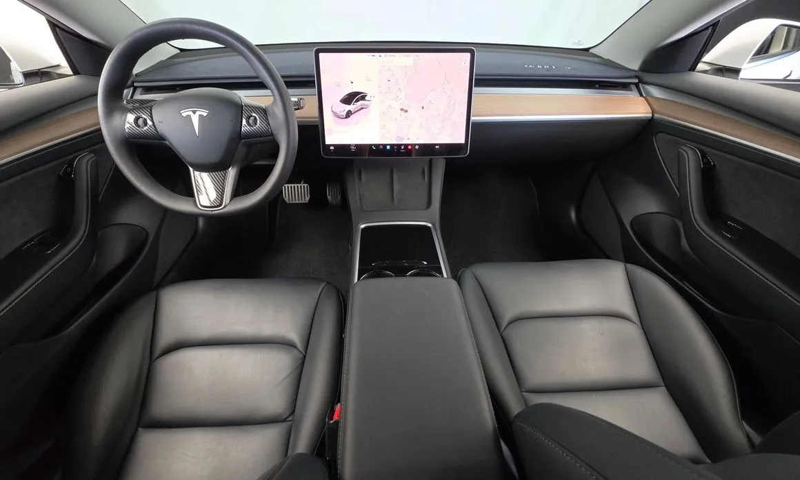 Tesla Model 3 — фото 2