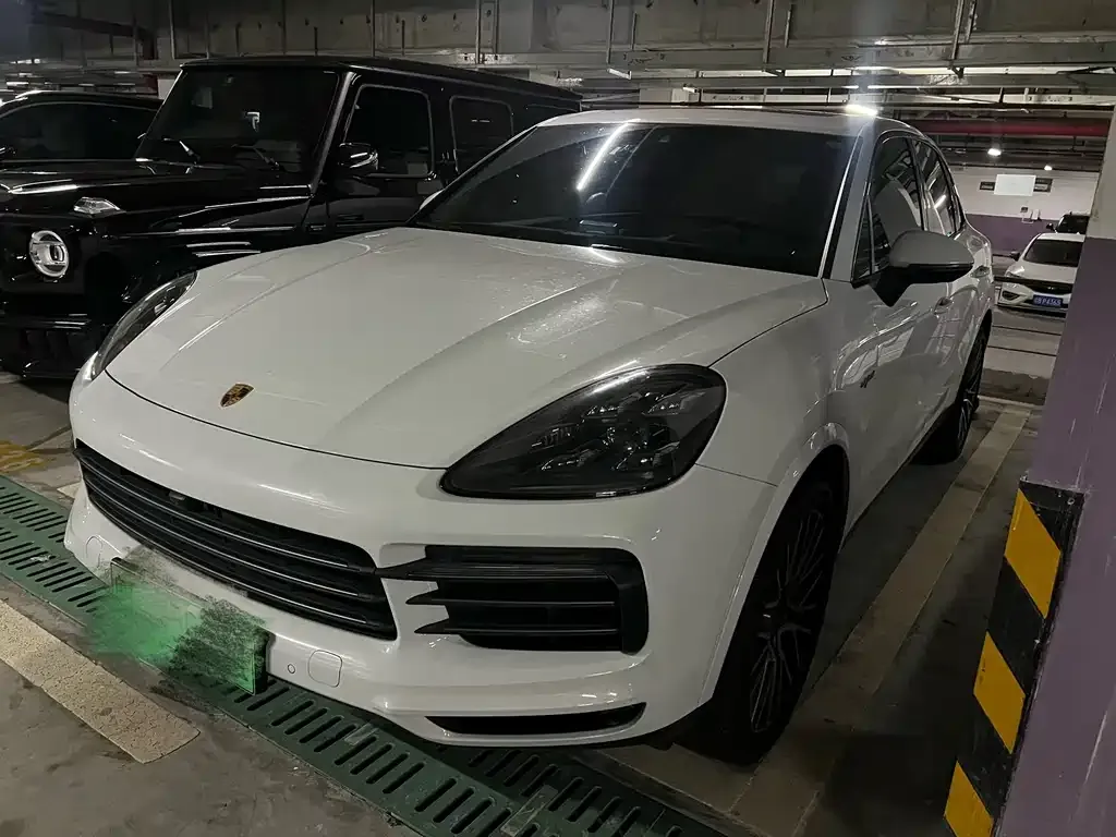 Porsche Cayenne Hybrid — фото 1
