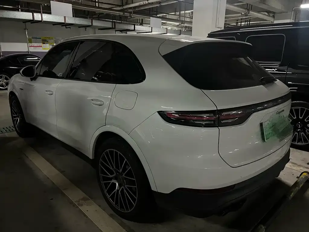 Porsche Cayenne Hybrid — фото 4