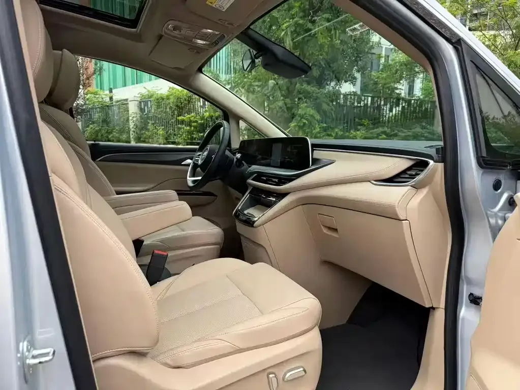 Buick GL8 Hybrid — фото 3