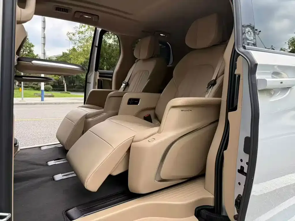 Buick GL8 Hybrid — фото 2