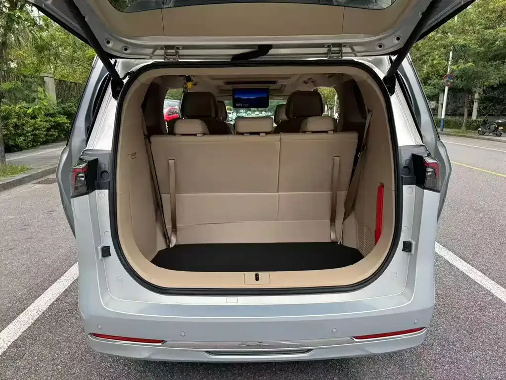 Buick GL8 Hybrid — фото 7