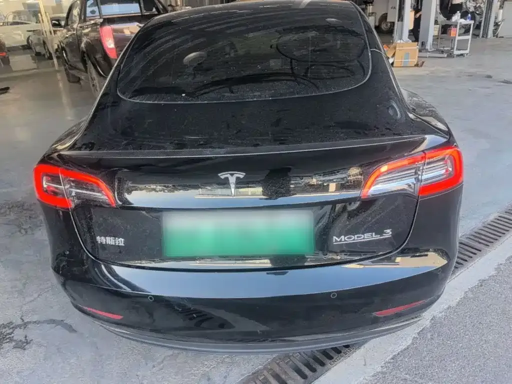 Tesla Model 3 — фото 6