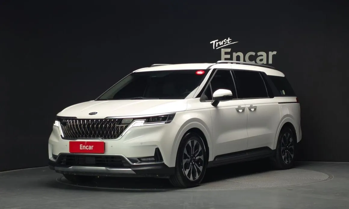 Kia Carnival — фото 1