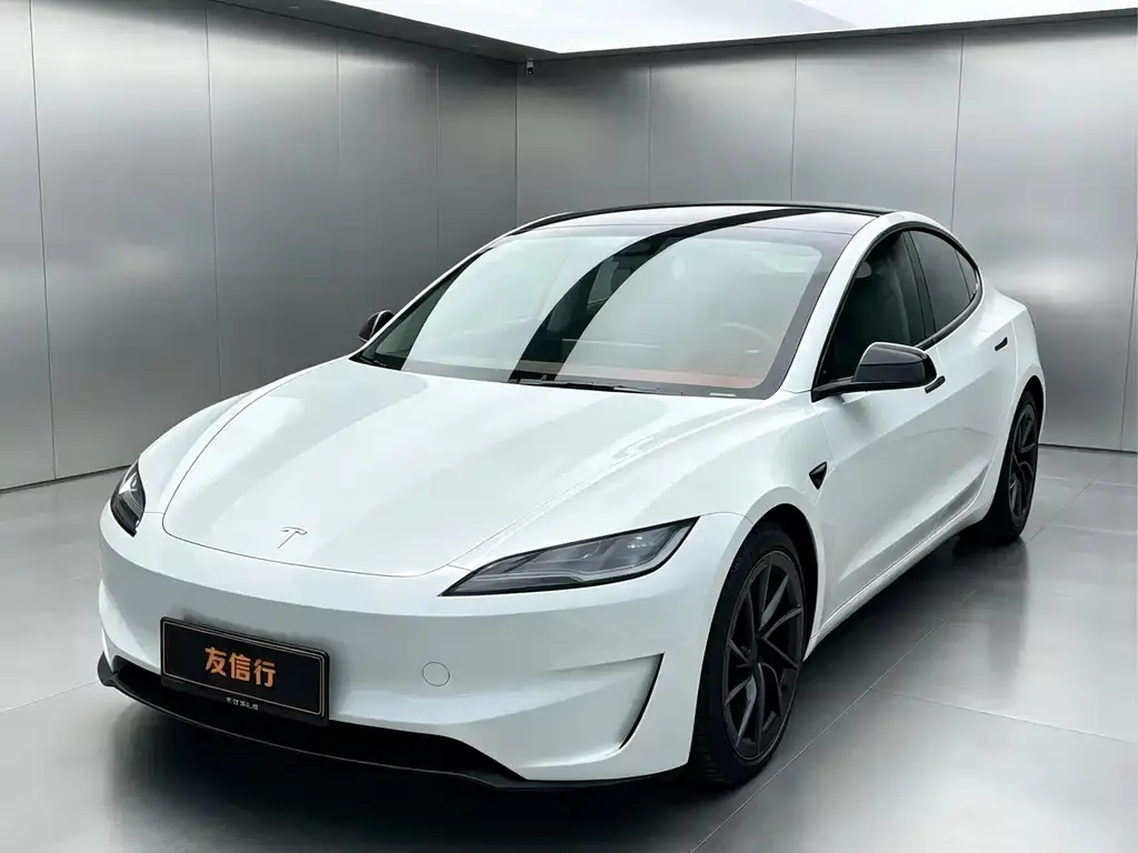 Tesla Model 3 — фото 1