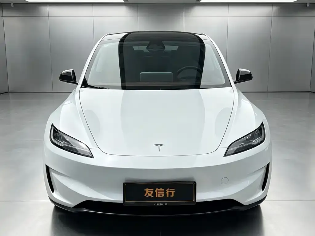 Tesla Model 3 — фото 8