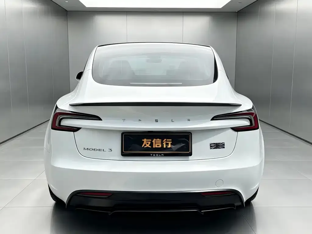 Tesla Model 3 — фото 5