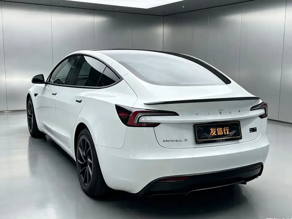 Tesla Model 3 — фото 3