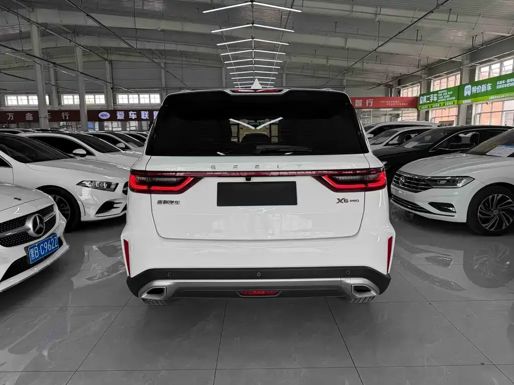 Geely Vision X6 — фото 8