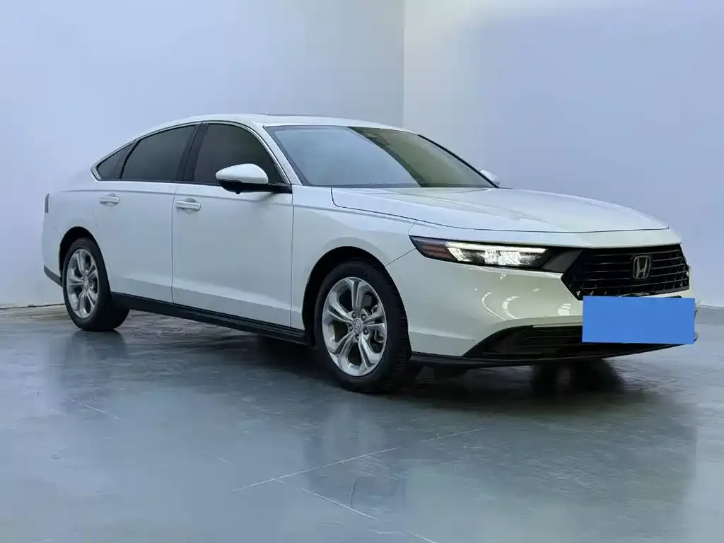 Honda Accord — фото 1