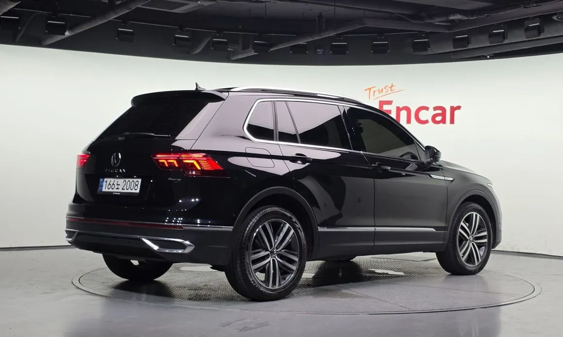 Volkswagen Tiguan — фото 7