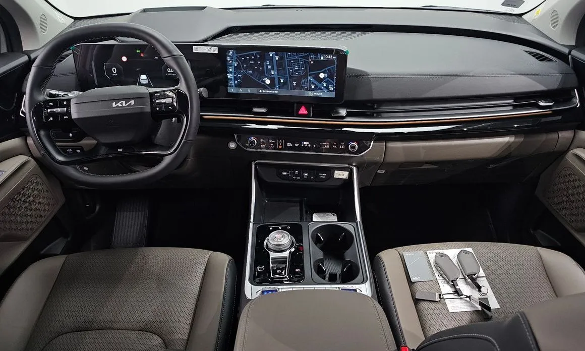 Kia Carnival — фото 10