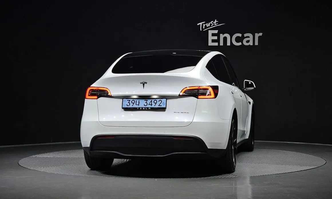 Tesla Model Y — фото 5