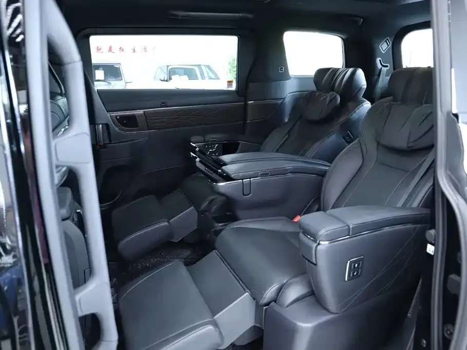 Toyota Alphard — фото 3