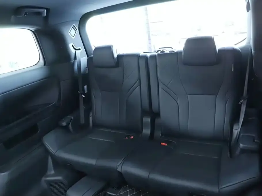 Toyota Alphard — фото 4