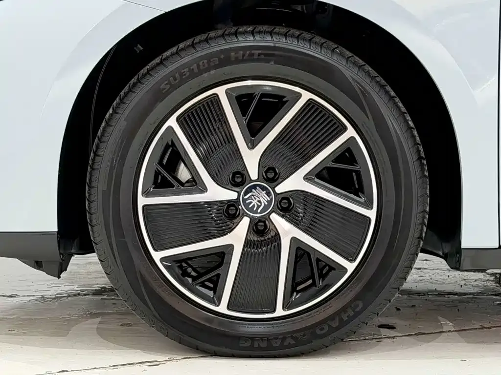 BYD Qin L — фото 8