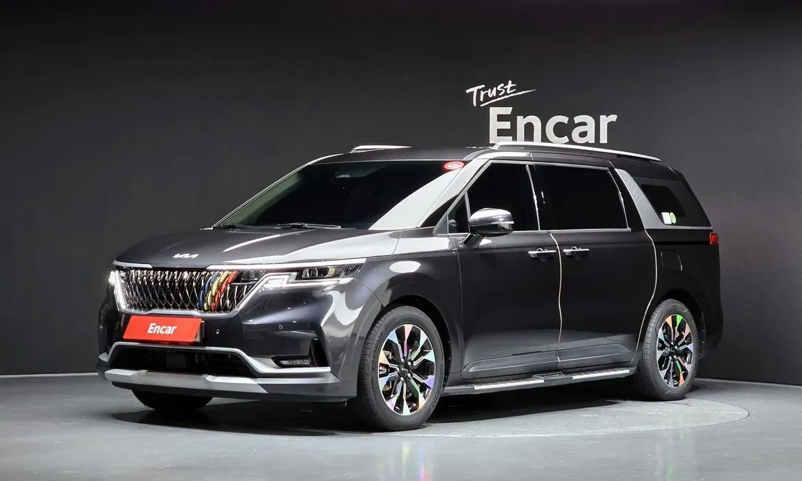 Kia Carnival — фото 1