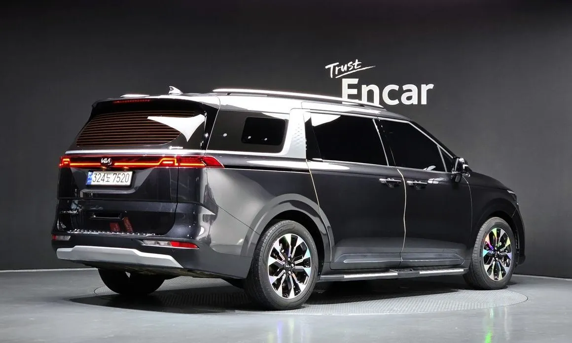 Kia Carnival — фото 4