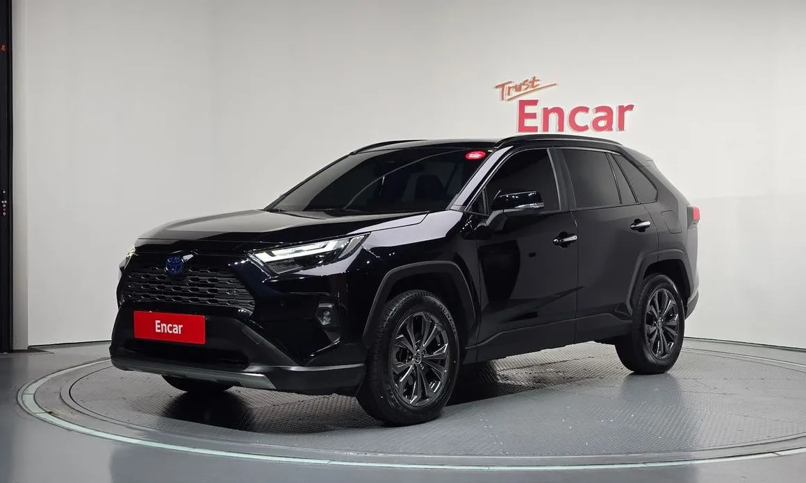 Toyota RAV4 — фото 1