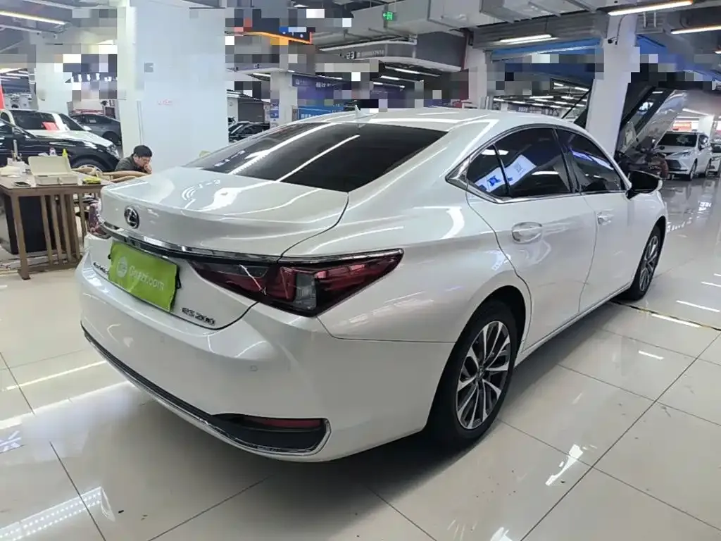 Lexus ES — фото 10