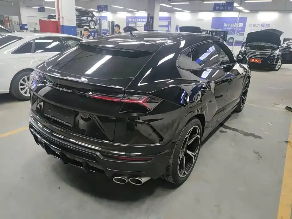 Lamborghini Urus — фото 6