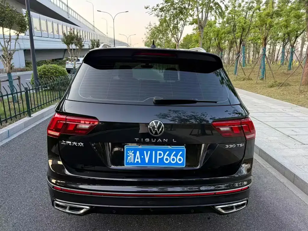 Volkswagen Tiguan L — фото 4
