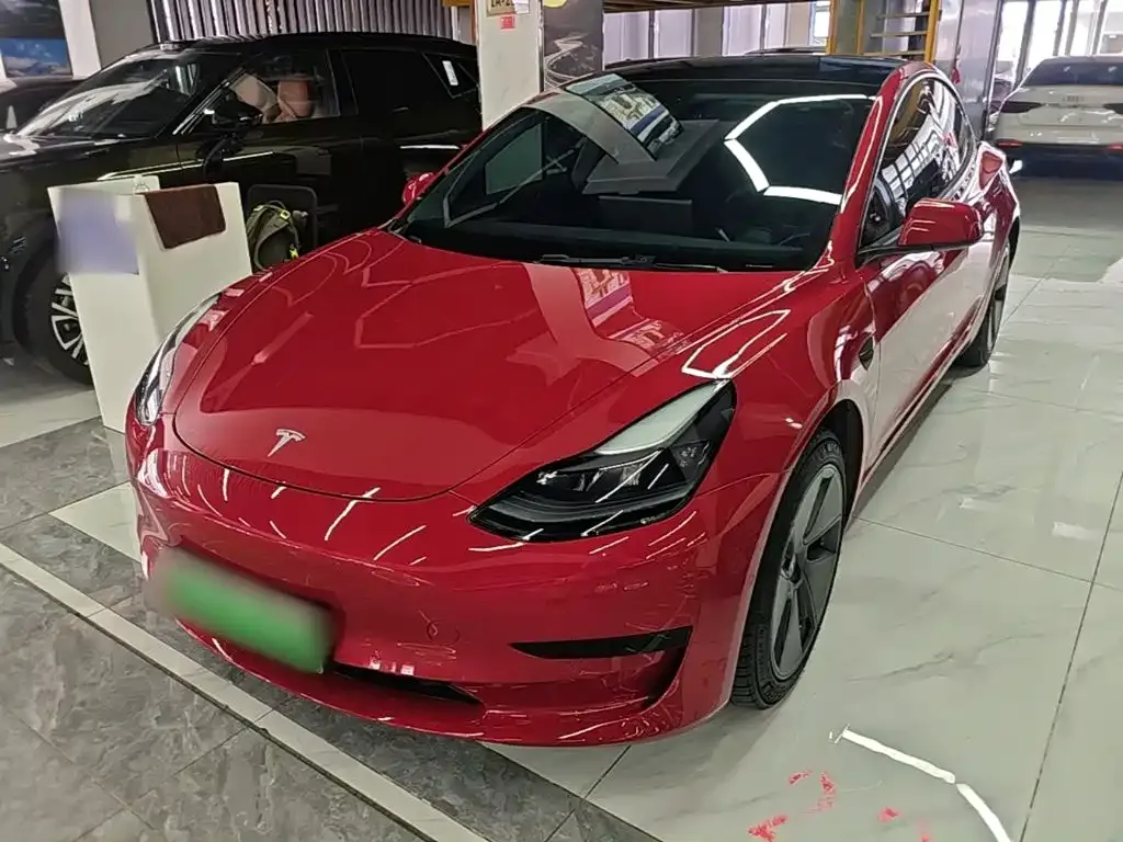 Tesla Model 3 — фото 1
